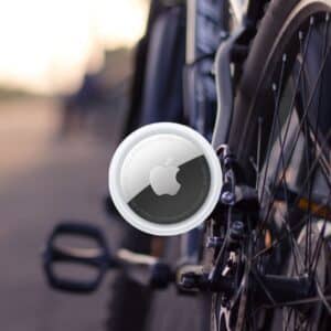 Protéger mon vélo du vol : Airtag ou traceur GPS ? Que choisir ? - Hoot Bike